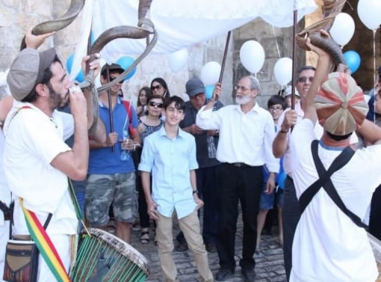 הפקת בר מצווה מרגשת בכותל